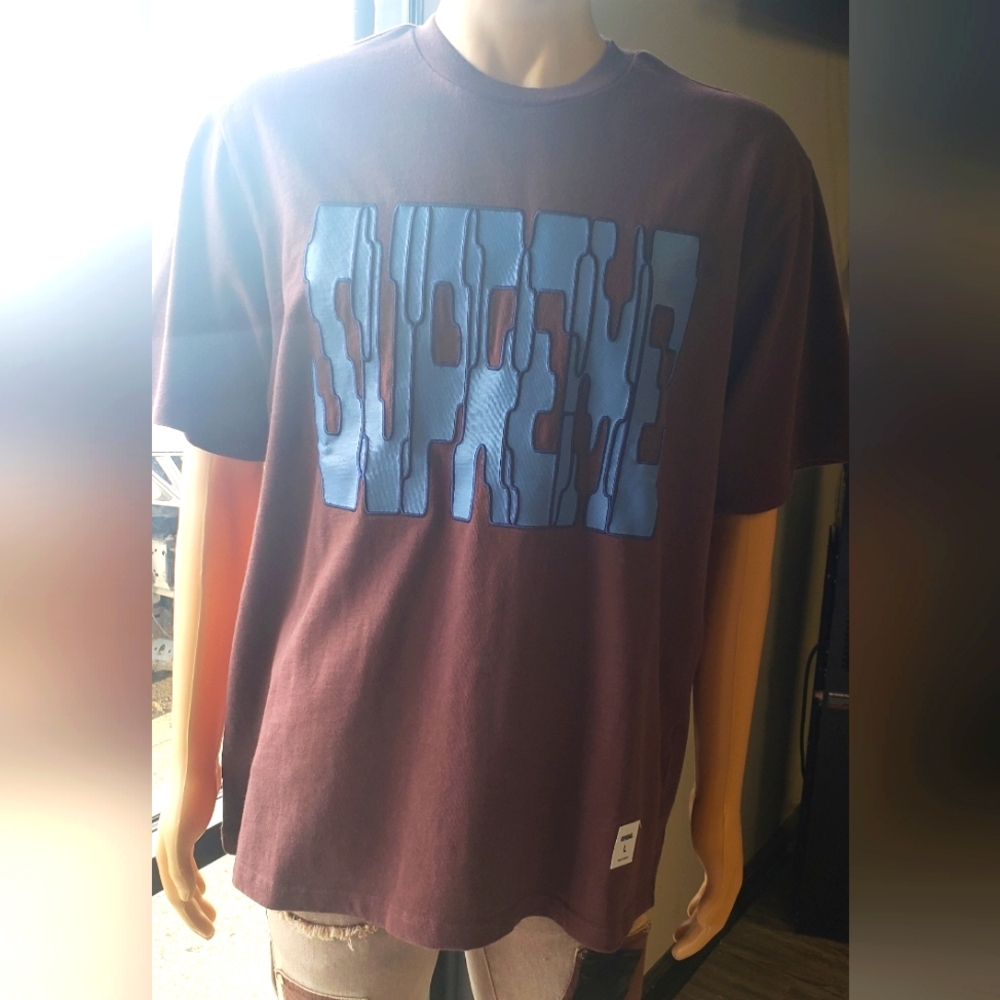Mens Supreme brand Tshirt